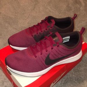 Nike - Men’s 10.5 - Dualtone Racer